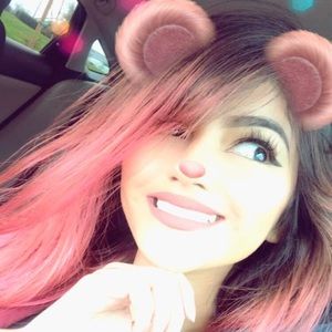 Meet your Posher, Alicia